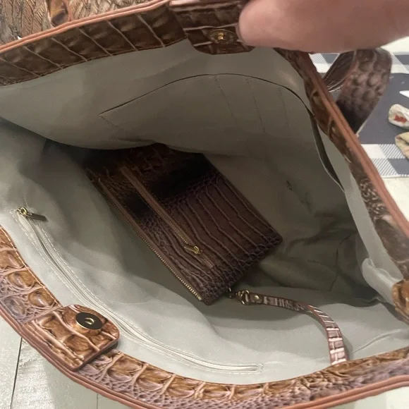 Boutique vegan leather purse - Picture 5 of 7